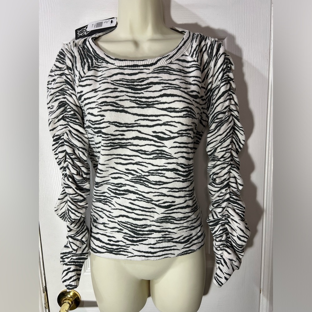 Chaser Shirred L/S Zebra Bliss Soft Knit Shirred Long Sleeve Pullover XS